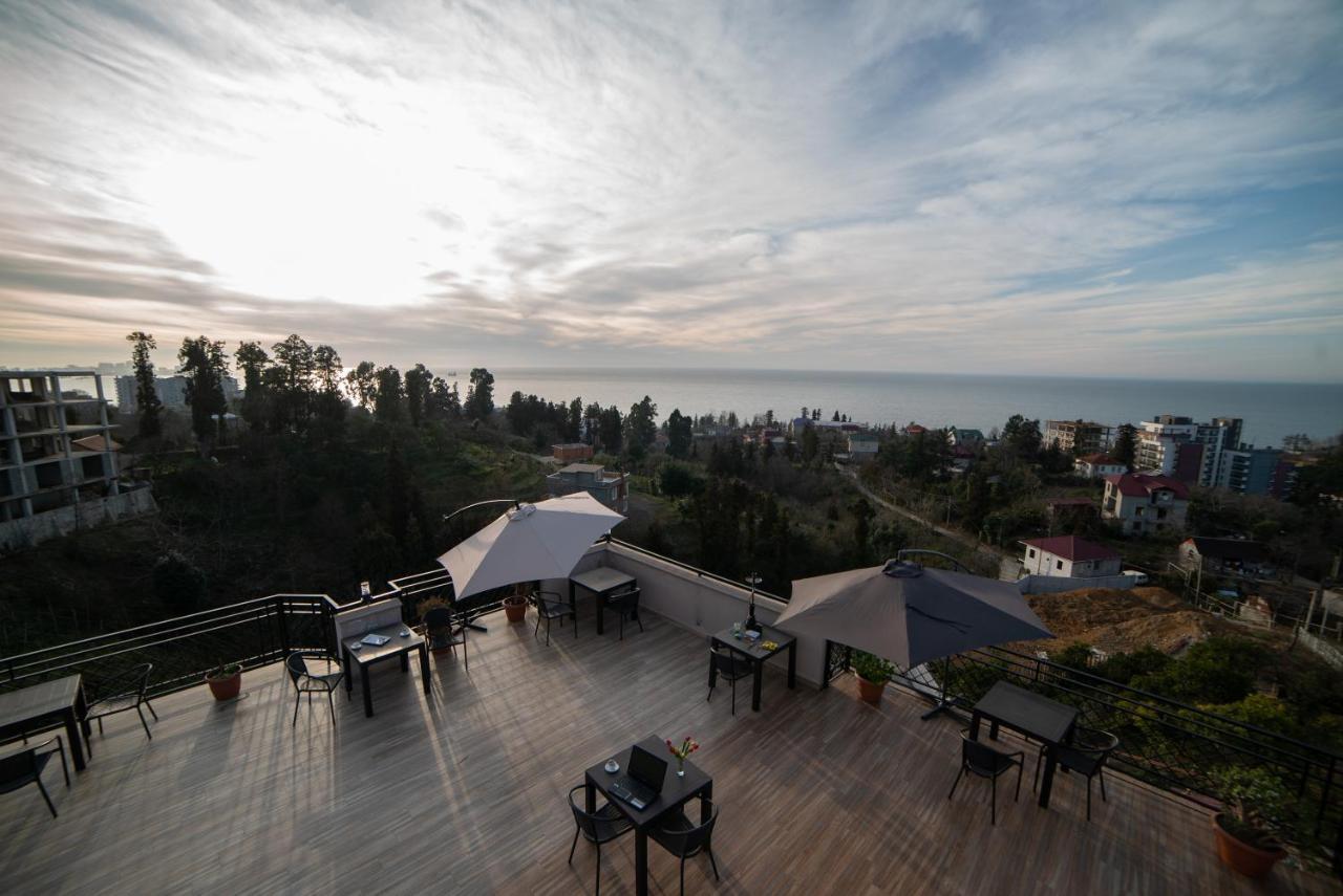 Green Yard Hotel Batumi Exteriör bild