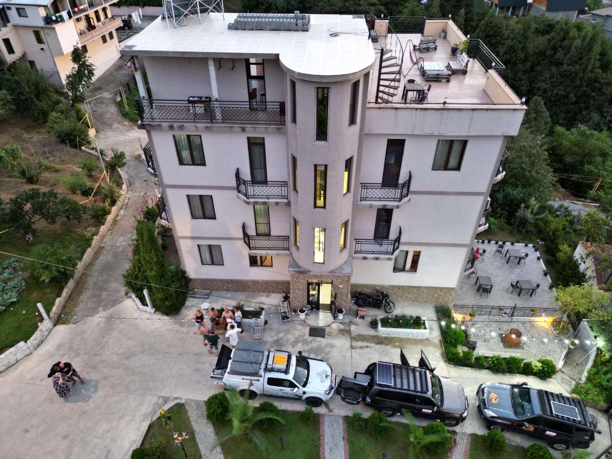 Green Yard Hotel Batumi Exteriör bild